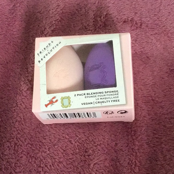 Friends x Revolution 2 pack blending sponge nib - Picture 1 of 1